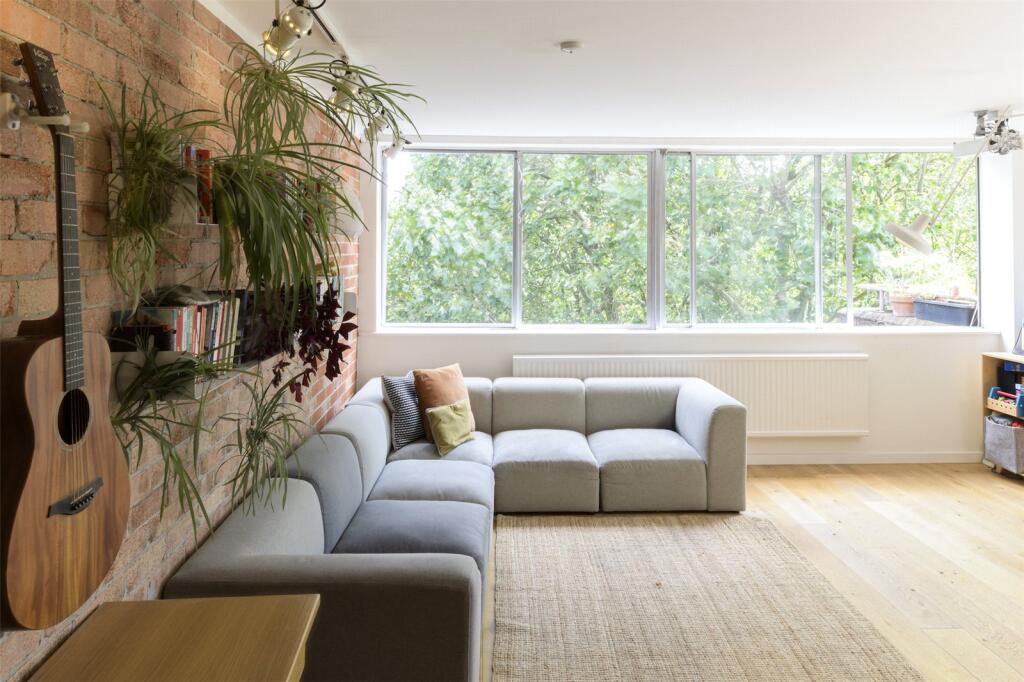 Main image of property: Hurstway Walk, London, W11