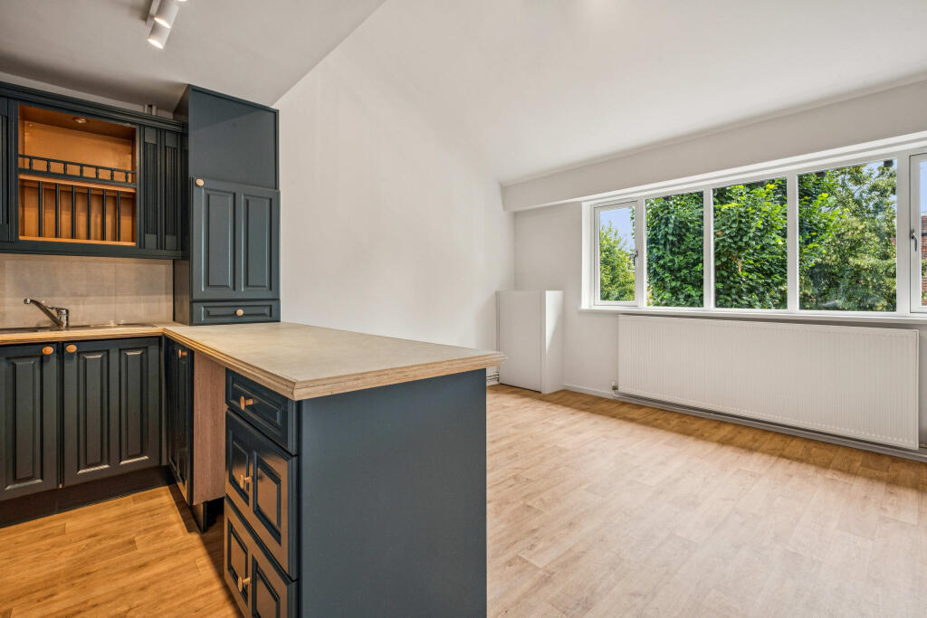 Main image of property: Wesley Square, London, W11