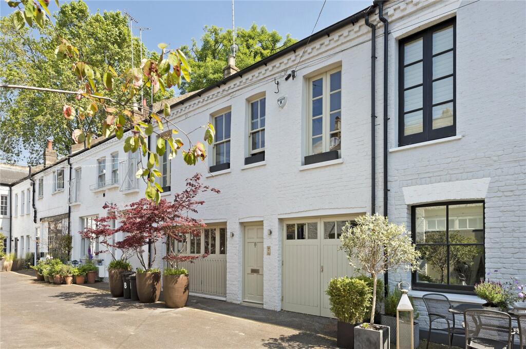 3 bedroom house for sale in Codrington Mews, London, W11
