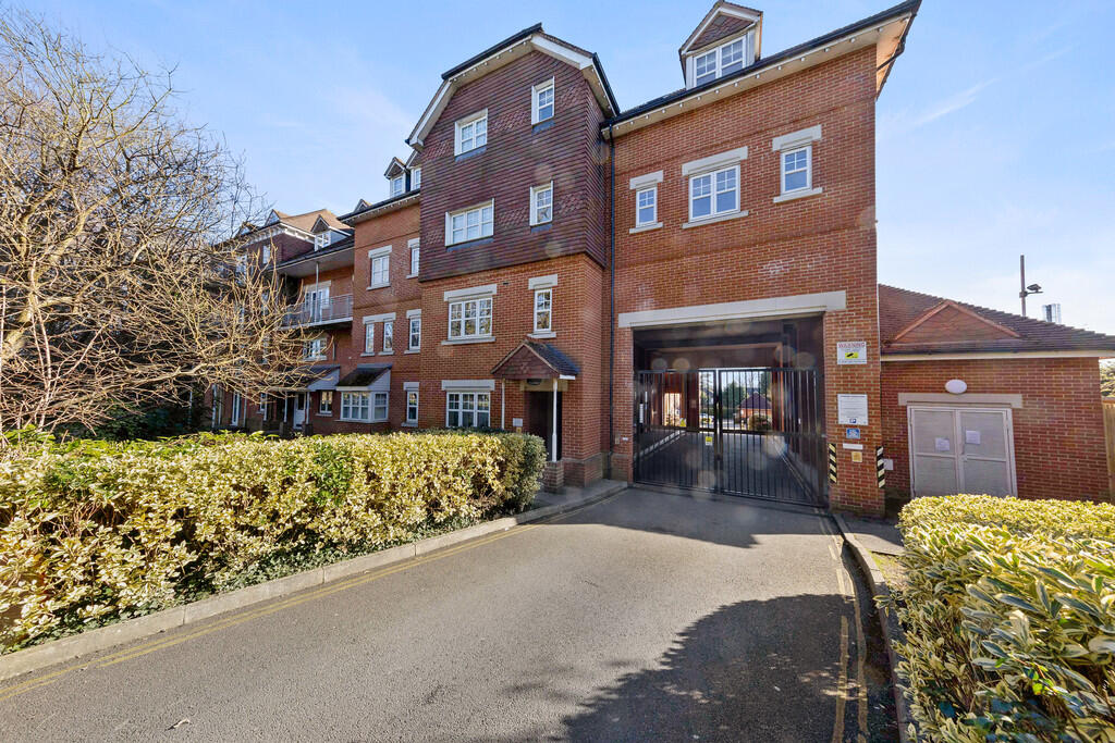 Main image of property: Abingdon Court, 9 Heathside Road
