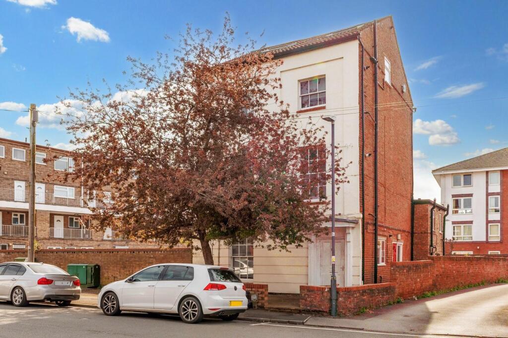 Main image of property: Flat 6, 74 Ranelagh TerraceLeamington SpaWarwickshire