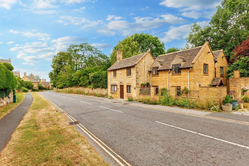 Main image of property: High Street, Broadway