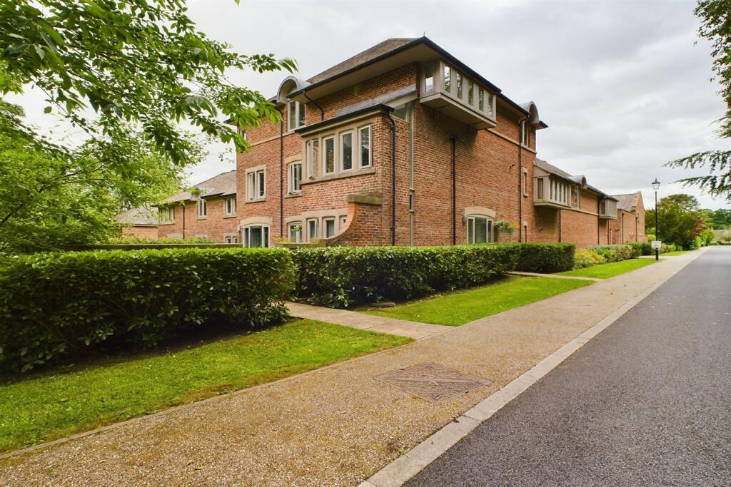 2 bedroom flat for sale in Hartford Hall Estate, Bedlington, NE22