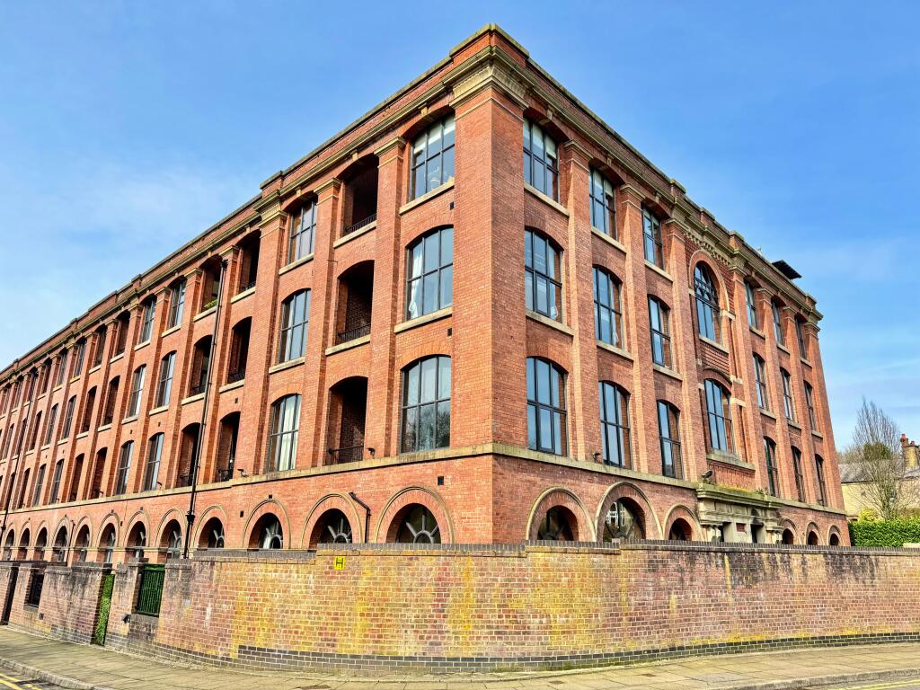 2 bedroom flat