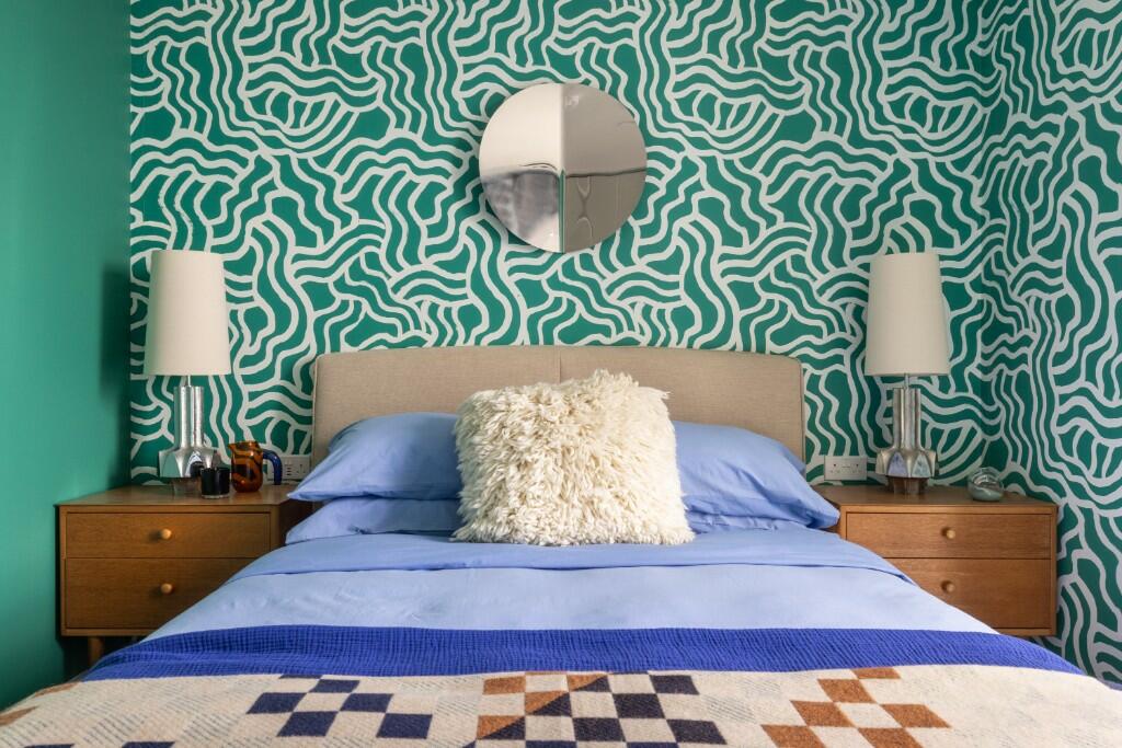 2 bedroom apartment for rent in Westfield Avenue, London, E20