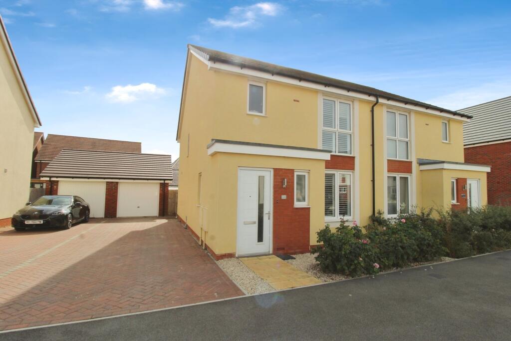 Main image of property: Eastlake, Tadpole Garden Village, SN25