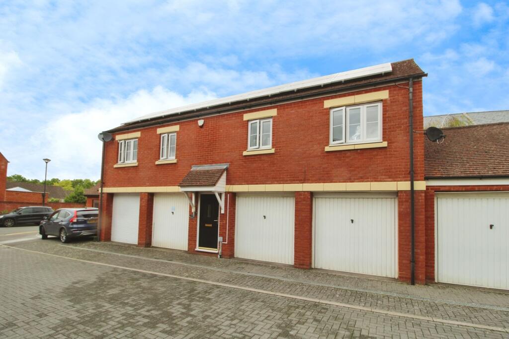 Main image of property: Dydale Road, Swindon, SN25