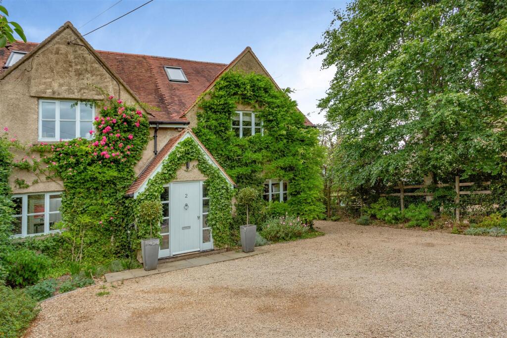 Main image of property: Marston Hill, Meysey Hampton