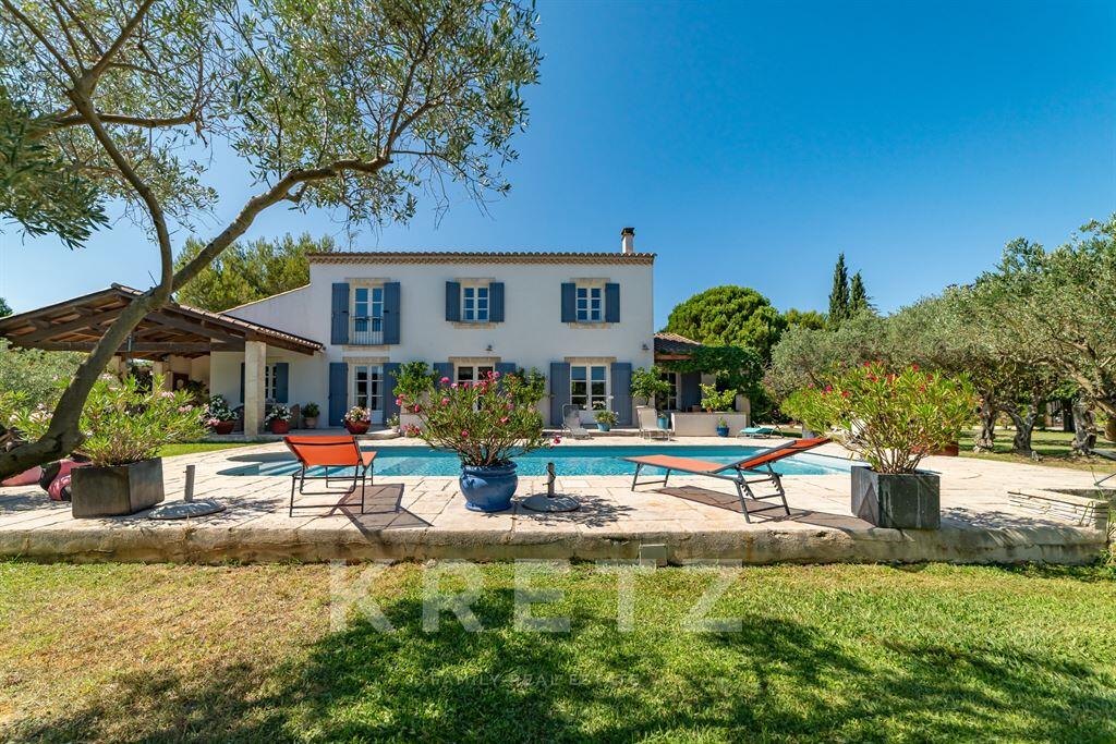Main image of property: Provence-Alps-Cote d`Azur, Bouches-du-Rhône, Arles