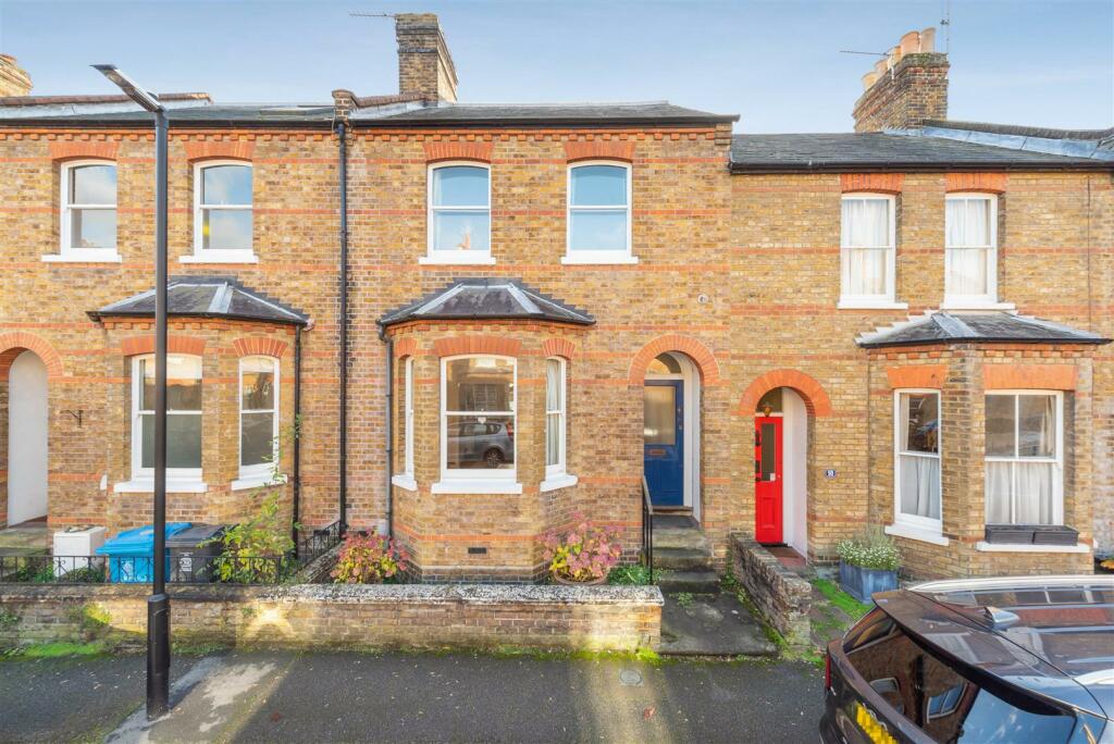 2 bedroom terraced house for sale in St. Leonards Avenue, Windsor, SL4