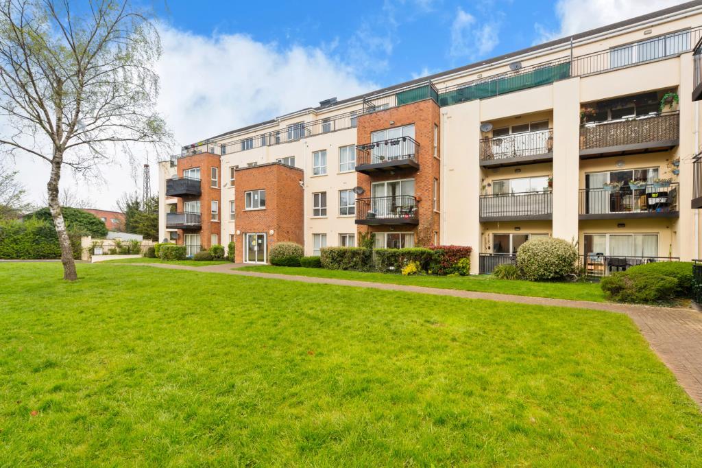 Main image of property: 106 Thornfield Square, Watery Lane, Clondalkin, Dublin 22, D22 H364