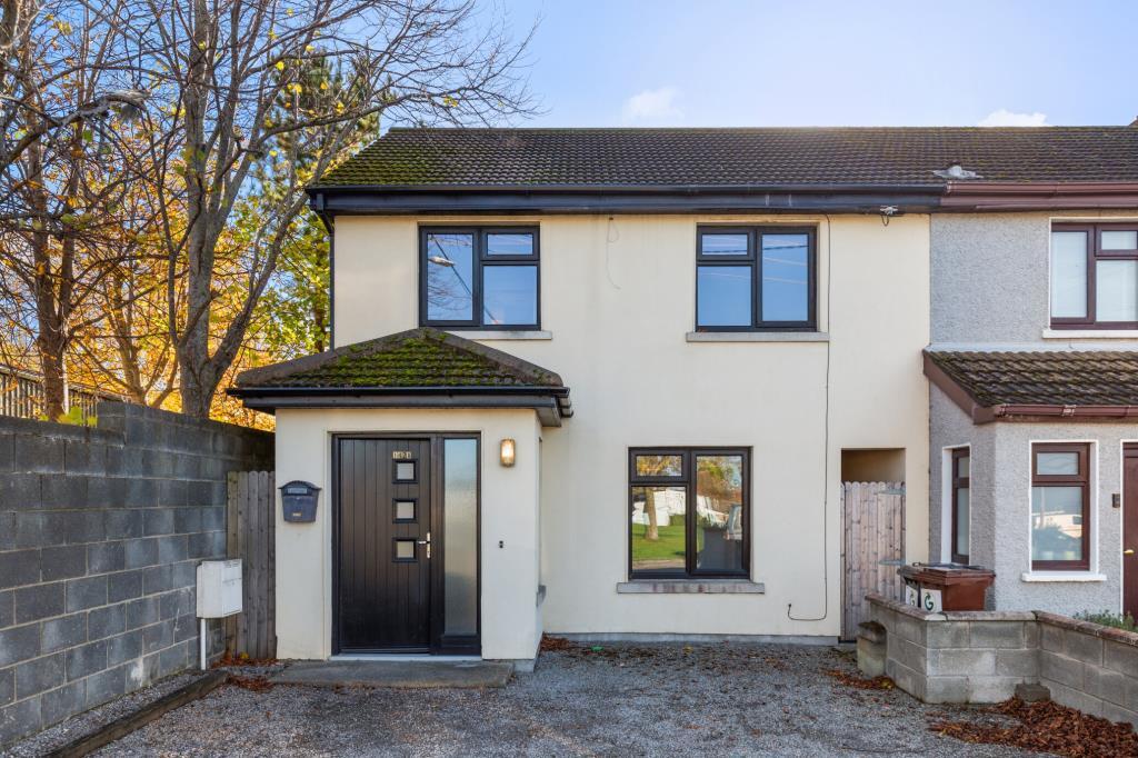 Main image of property: 142a Saint Maelruans Park, Tallaght, Dublin 24, D24 CF29