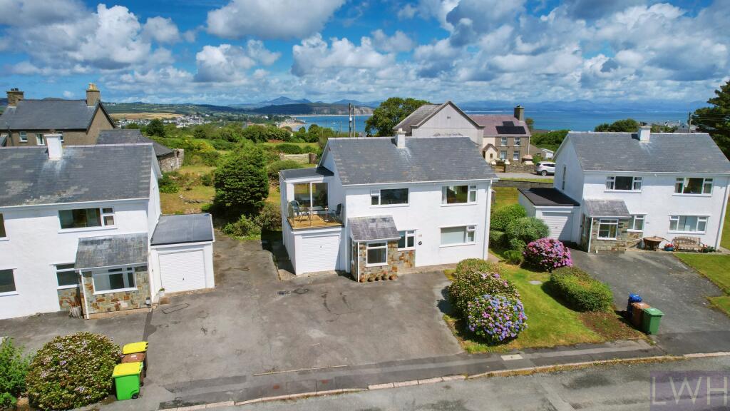 4 bedroom detached house for sale in Swn Y Wylan, 8 Dwyfor Estate, Bwlchtocyn, LL53