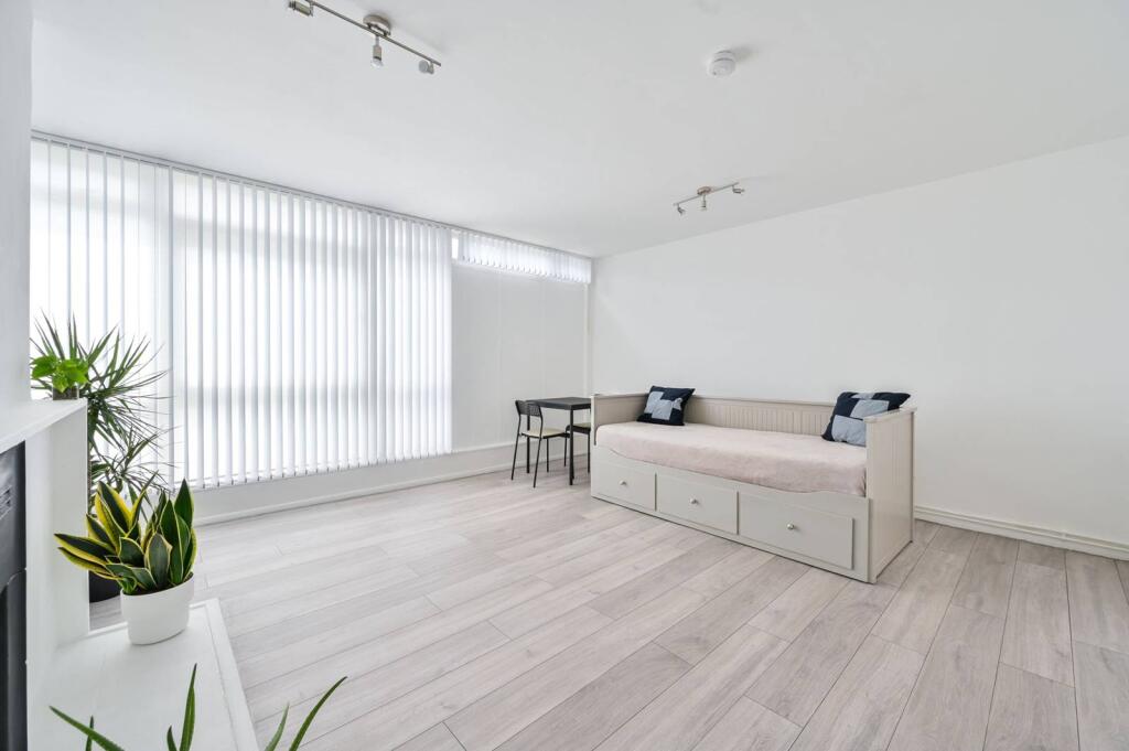 Main image of property: Dartford Street, Elephant and Castle, London, SE17