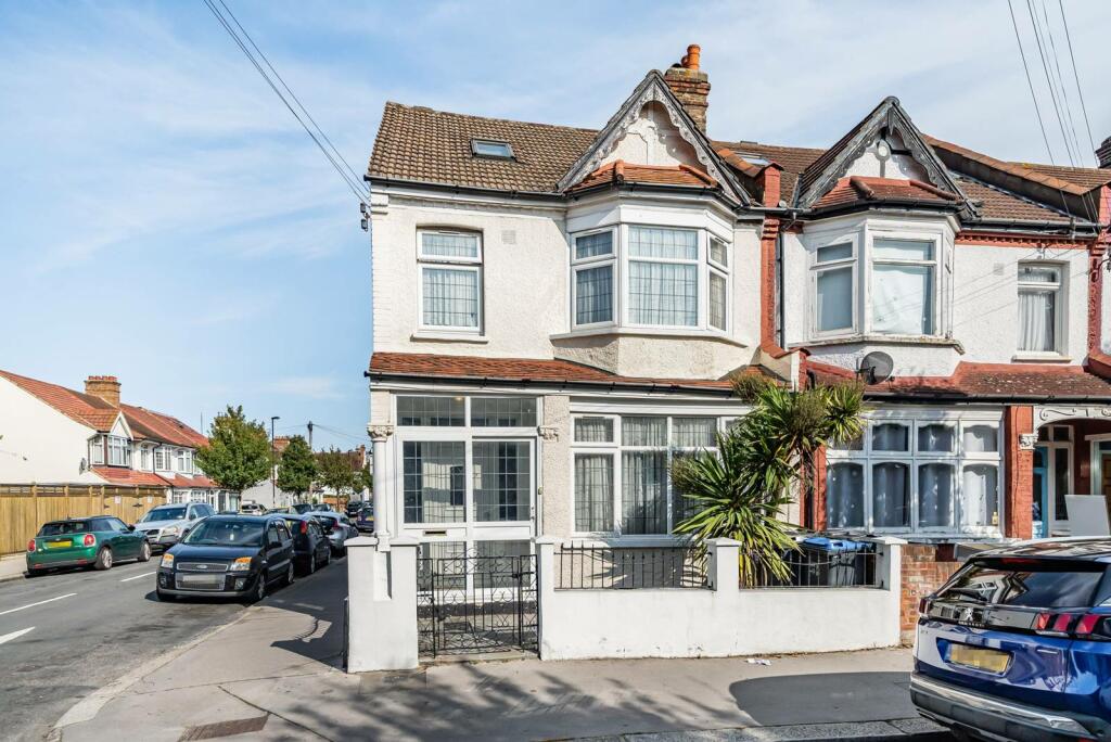 4 bedroom house for sale in Nutfield Road, Thornton Heath, CR7