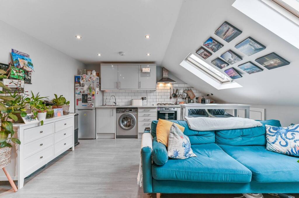 Main image of property: Frant Road, Thornton Heath, THORNTON HEATH, CR7