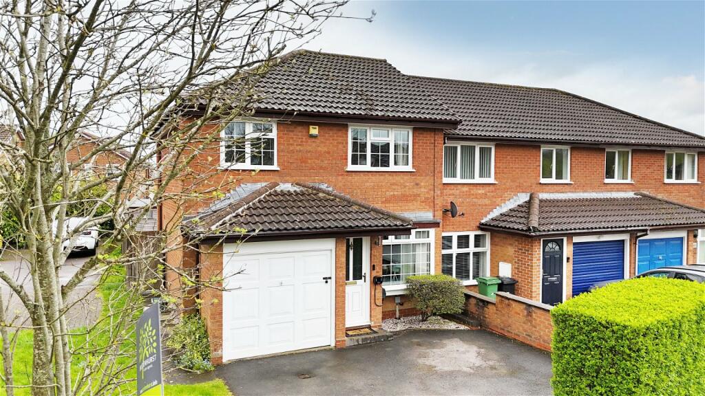 3 bedroom end of terrace house for sale in Constantine Way, Basingstoke