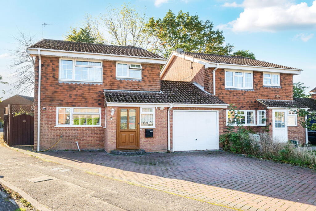 Main image of property: Tangway, Chineham. Basingstoke RG24 8SU