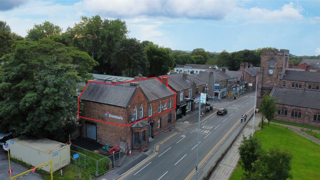 Commercial property for rent in Warrington Road, Wigan, WN4