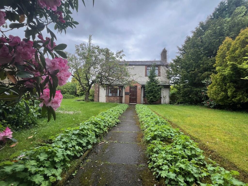 Commercial property for sale in Ormskirk Road, Pemberton, Wigan, WN5