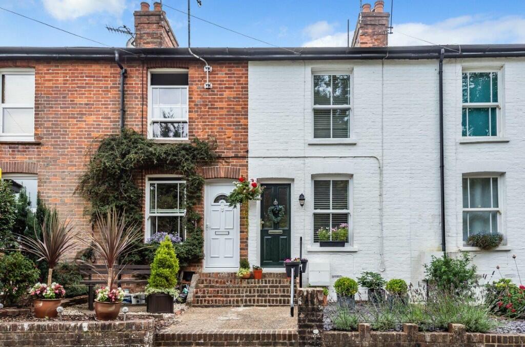 2 bedroom terraced house for sale in Fairglen Road, Wadhurst, East