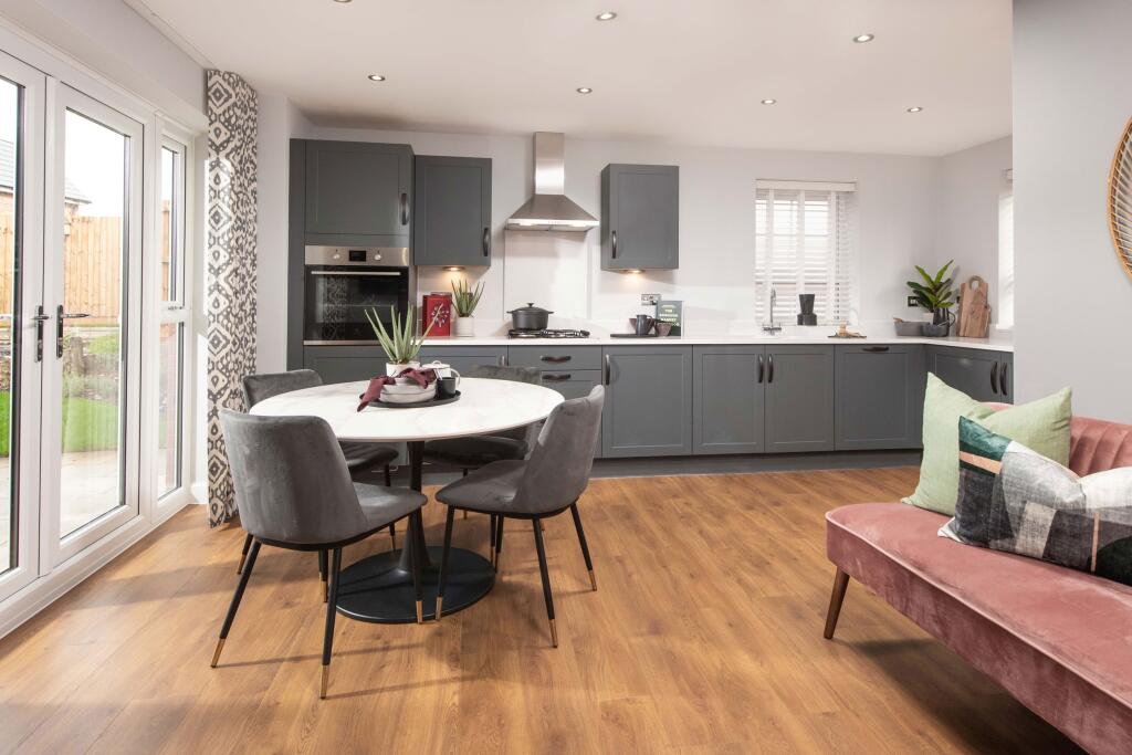 4 bedroom detached house for sale in Stonebridge Lane, Market Warsop