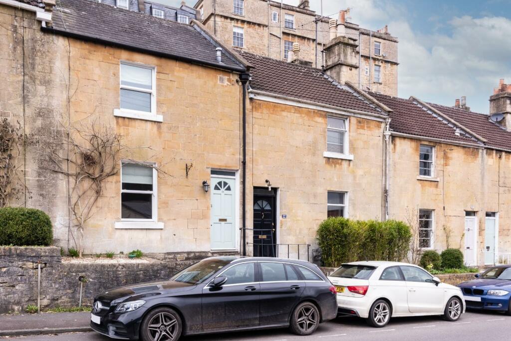 2 bedroom terraced house for rent in Entry Hill, Bath, BA2