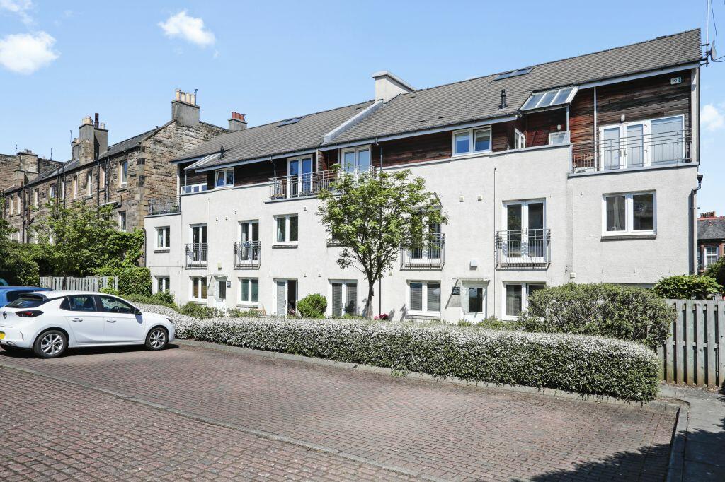 2 bedroom flat for sale in 72 Flat 3, Willowbrae Road, Edinburgh, EH8