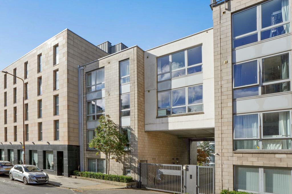 Main image of property: 43/1 Gardner's Crescent, Edinburgh EH3 8DG