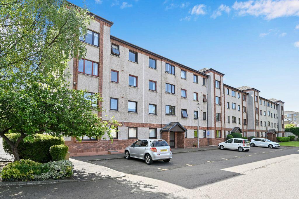 Main image of property: 4/2 Hawthornden Place, Edinburgh, EH7 4RG