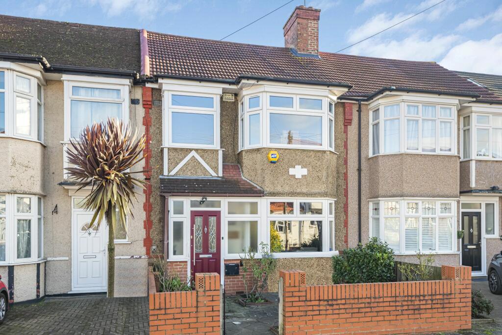 3 bedroom terraced house for sale in Elms Park Avenue, Wembley, HA0