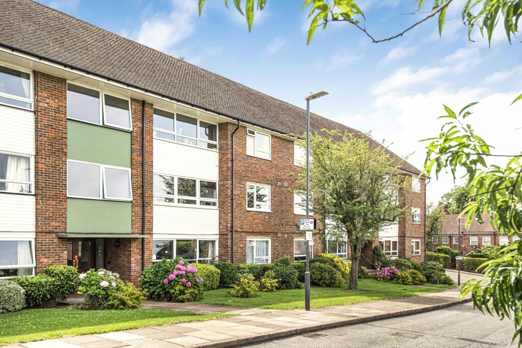 2 bedroom apartment for sale in Leigh Court, Harrow on the Hill Village