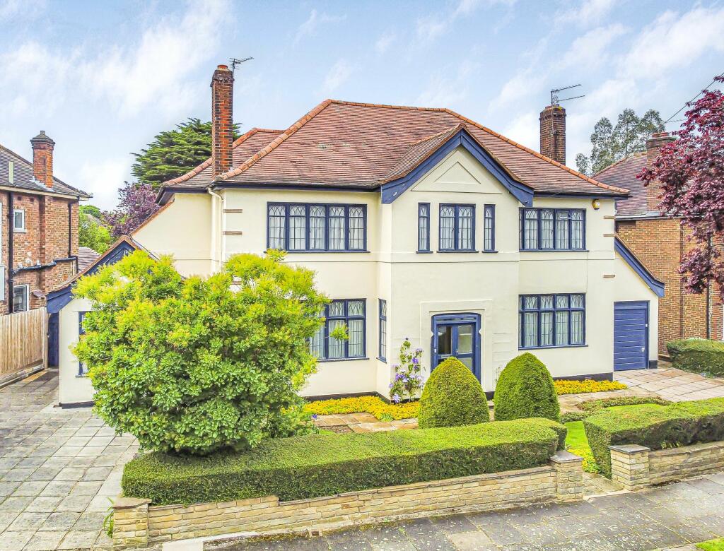 5 bedroom detached house for sale in Amery Road, Pebworth Estate