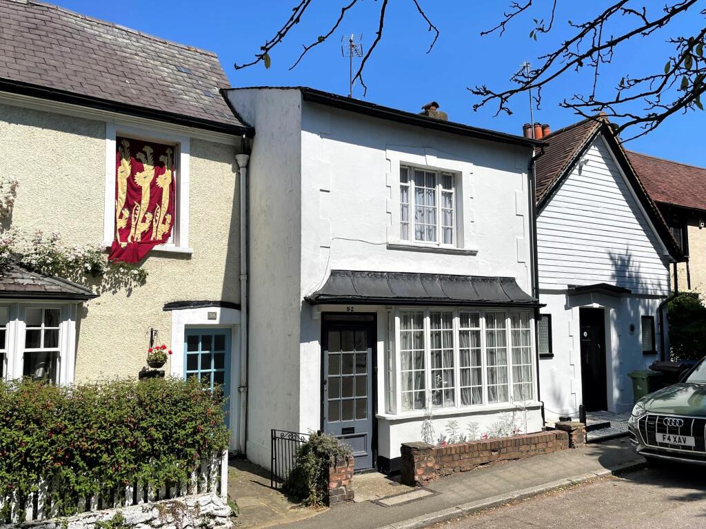 2 bedroom terraced house for sale in Crown Street, Harrow on the Hill