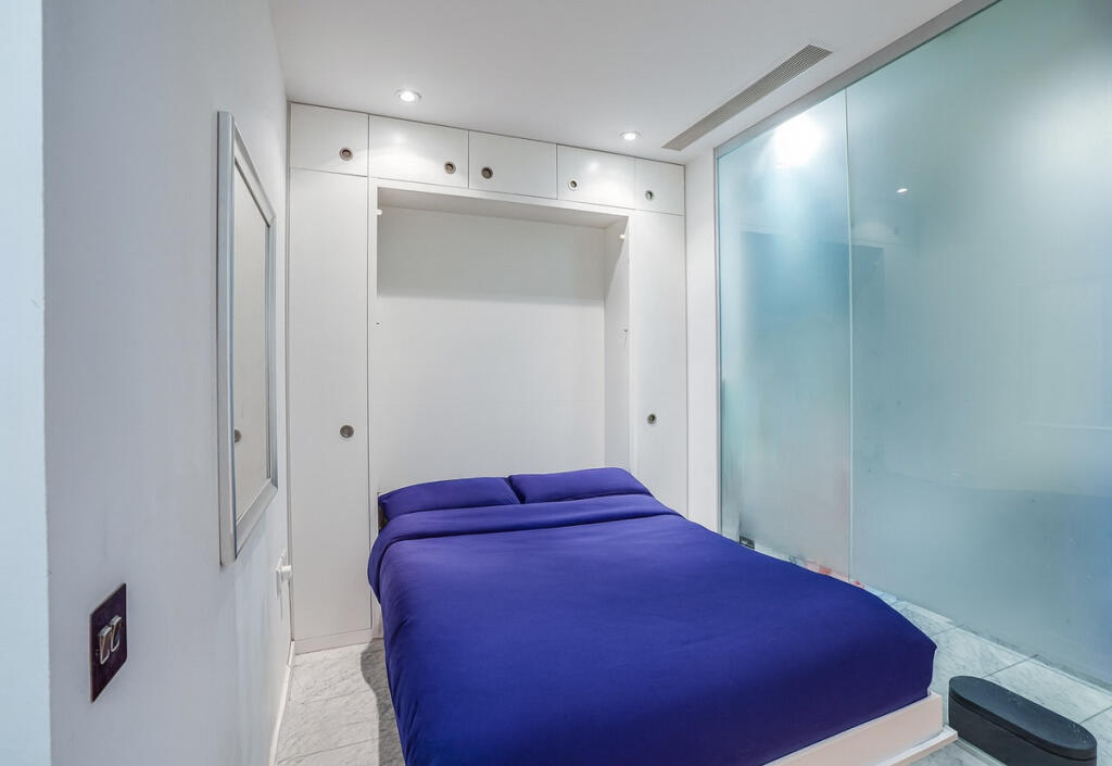 Main image of property: Fairmont Avenue, London, E14