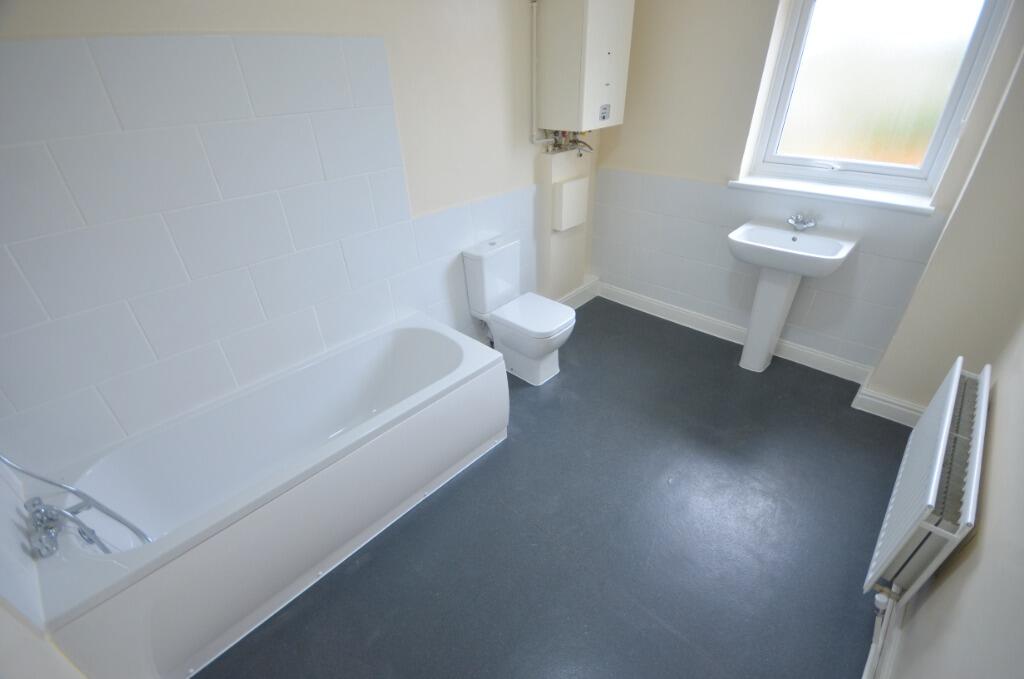 Terraced to rent on Rutland Street, Grimsby, DN32