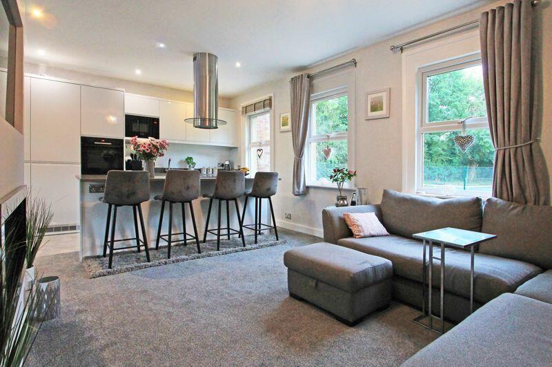 3 bedroom flat for sale in Spring Lane, Burwash, TN19