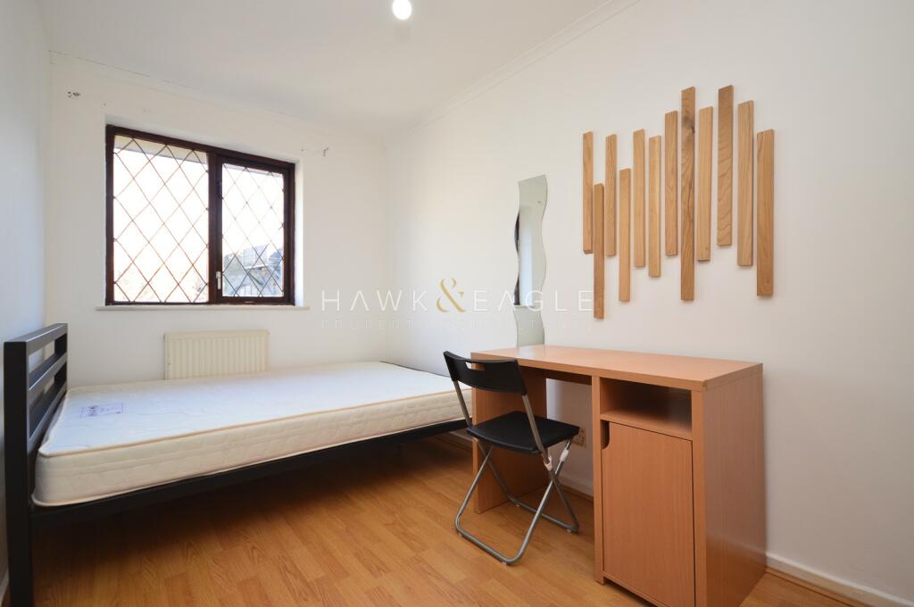 1 bedroom flat share for rent in Lukin Street, (Room 4), London, Greater London. E1