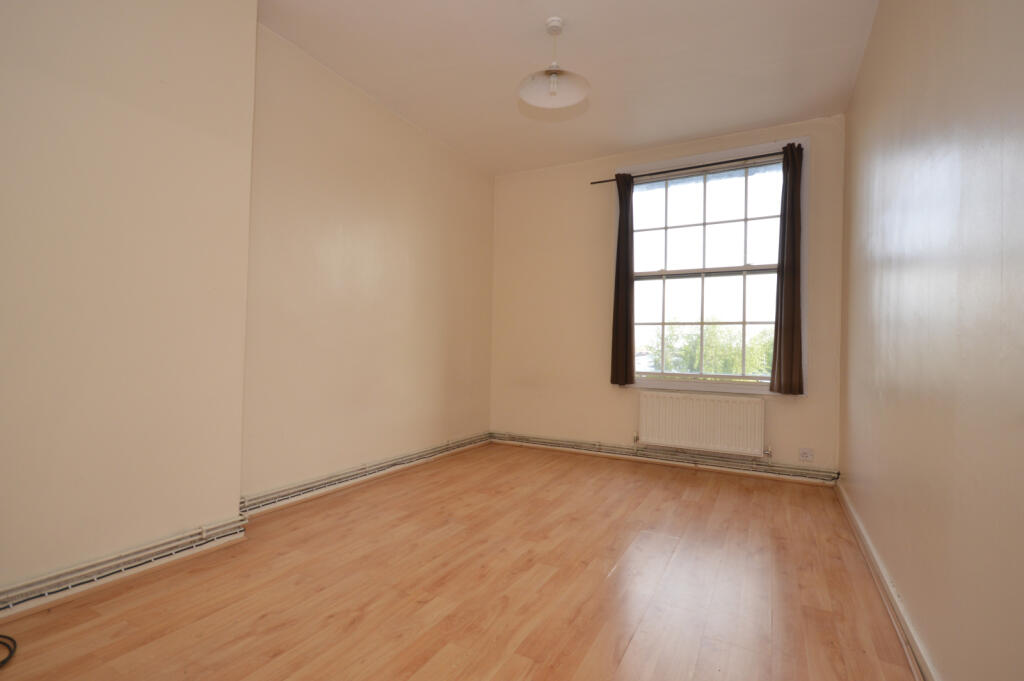 Main image of property: Shadwell Gardens, Tower Hamlets , E1 2QJ