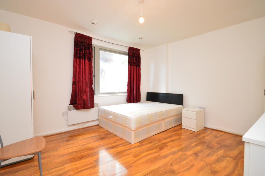 Main image of property: Blackwall Way, Canary Wharf, E14 9QU
