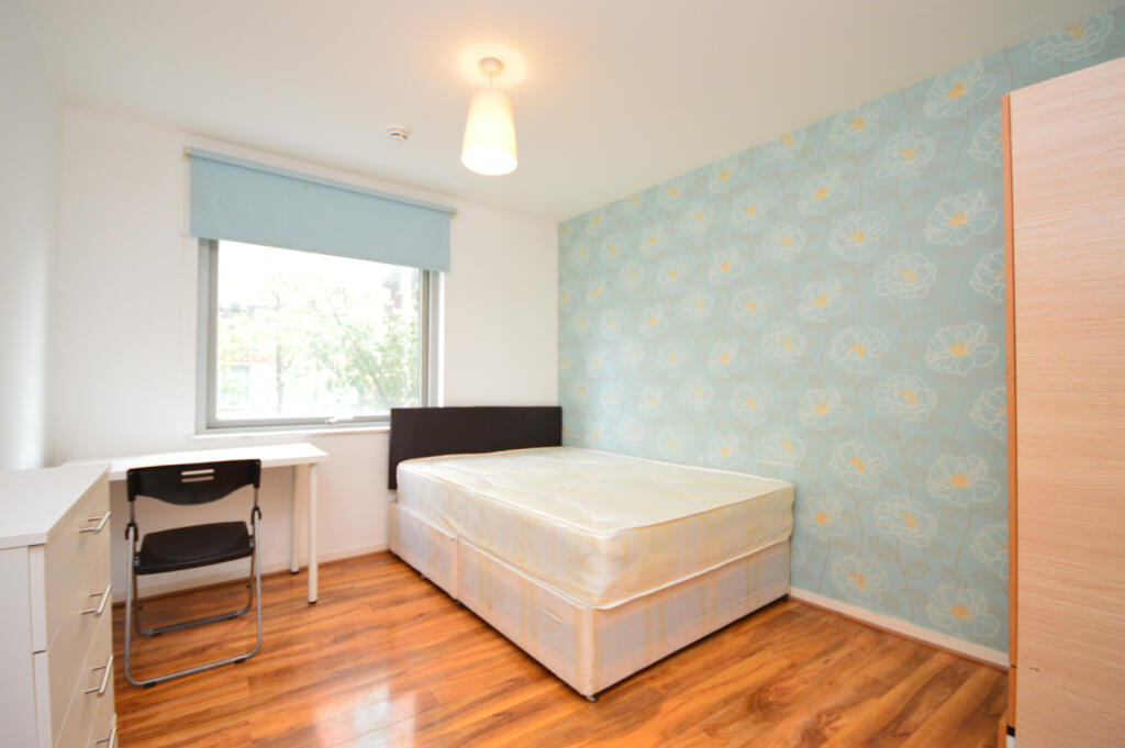 Main image of property: Blackwall Way, Canary Wharf, E14 9QU