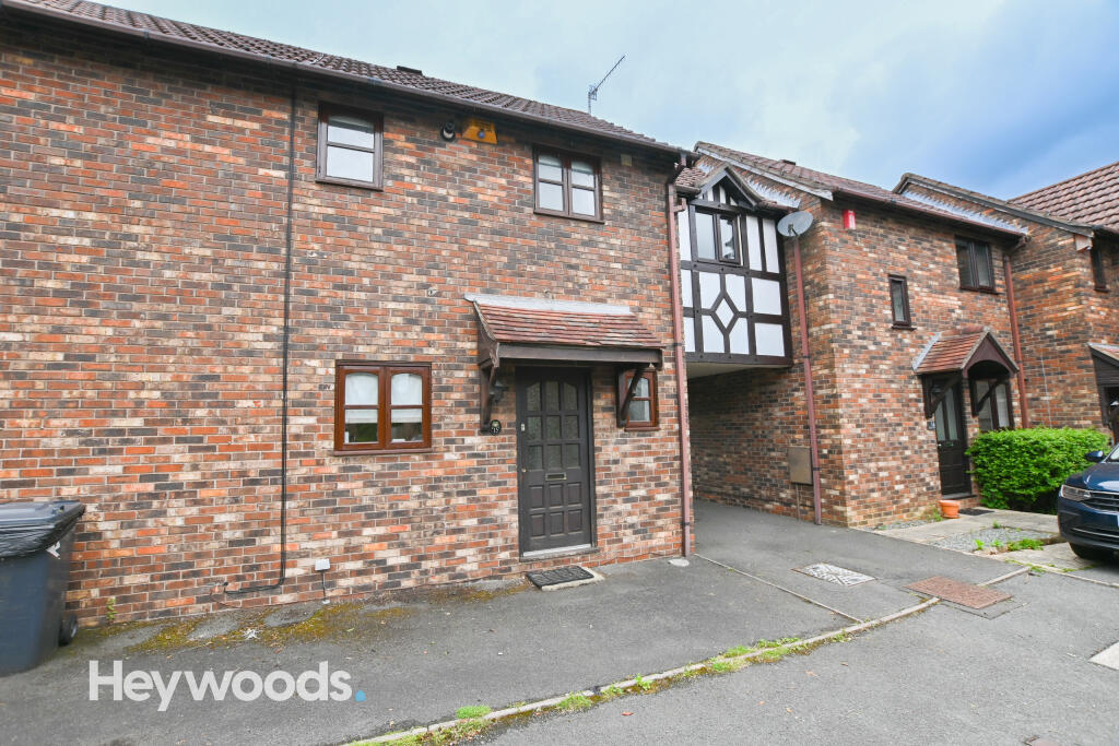 2 bedroom town house for sale in Kingsdown Mews, Clayton, Newcastle, ST5