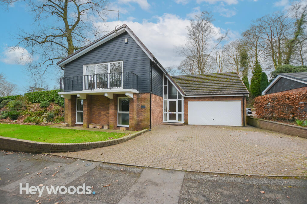 4 bedroom detached house for sale in Heighley Castle Way, Madeley, CW3