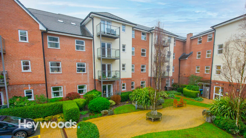 2 bedroom flat for sale in Adlington House, High Street, Wolstanton, ST5