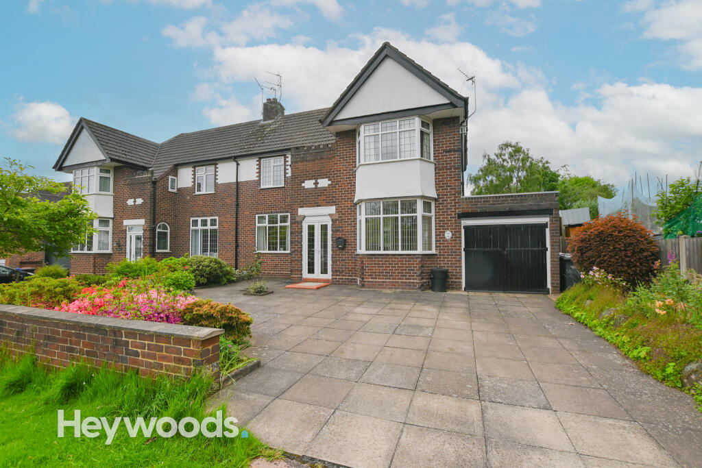 4 bedroom semidetached house for sale in Sandon Avenue, Westlands