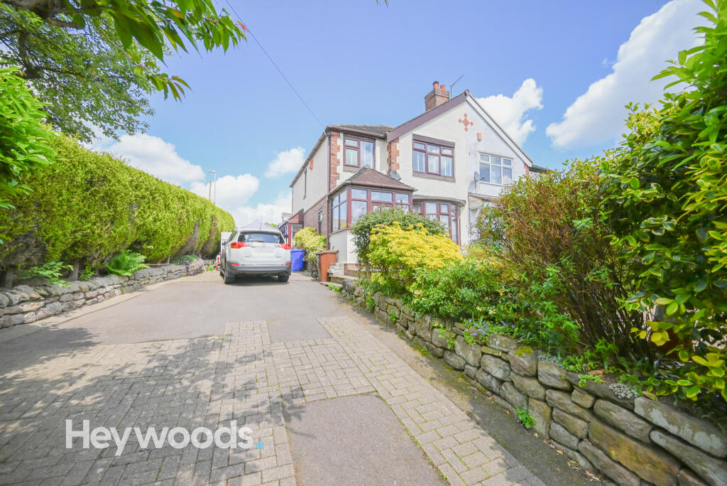3 bedroom semidetached house for sale in Birches Head Road, Birches