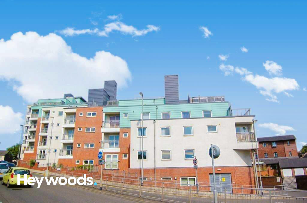 3 bedroom apartment for rent in Tower Court, London Road, Newcastle