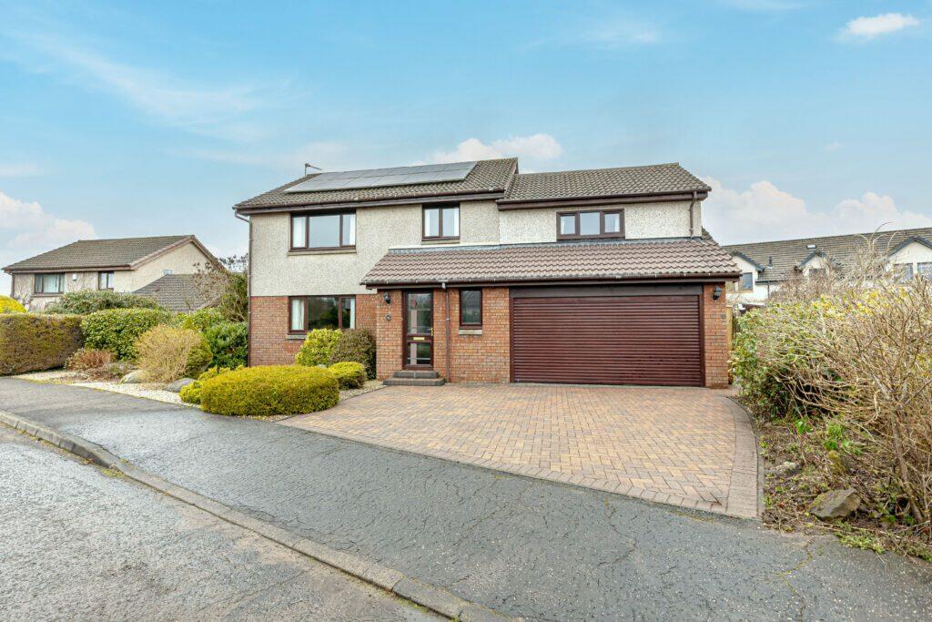 4 bedroom detached house for sale in Beechtree Place, Auchterarder, PH3