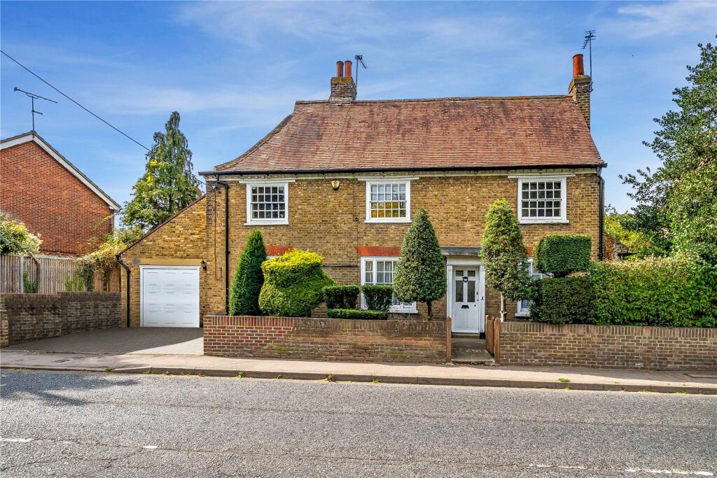 4 bedroom detached house for sale in Main Road, Sutton At Hone