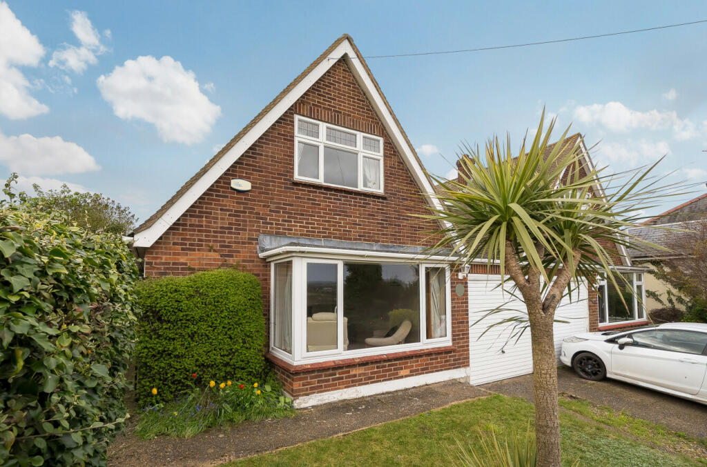 2 bedroom link detached house for sale in Shirehall Road, Hawley